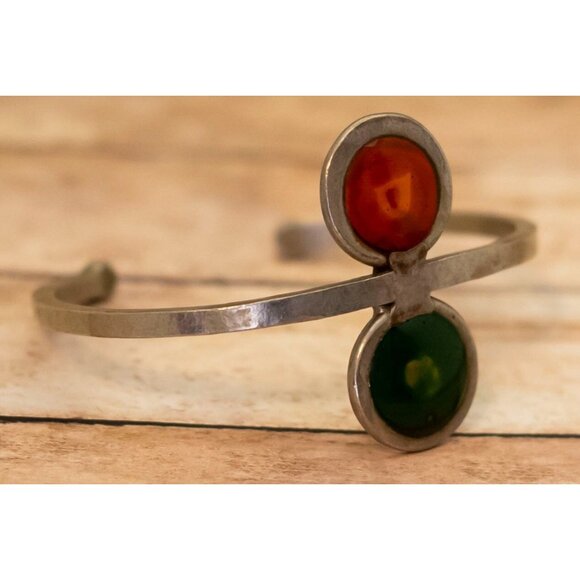 7 inch, Vintage Red Light Green Light Metal & Glass Cuff Bracelet - X22 - Picture 2 of 3